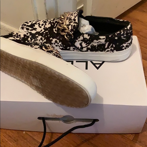 Printed Buckle Boat Sneaker - Picture 2 of 2